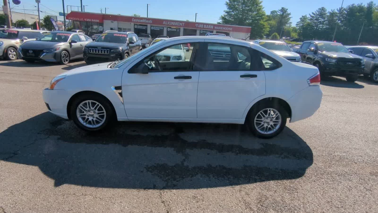 Used 2008 Ford Focus SE FWD image 5