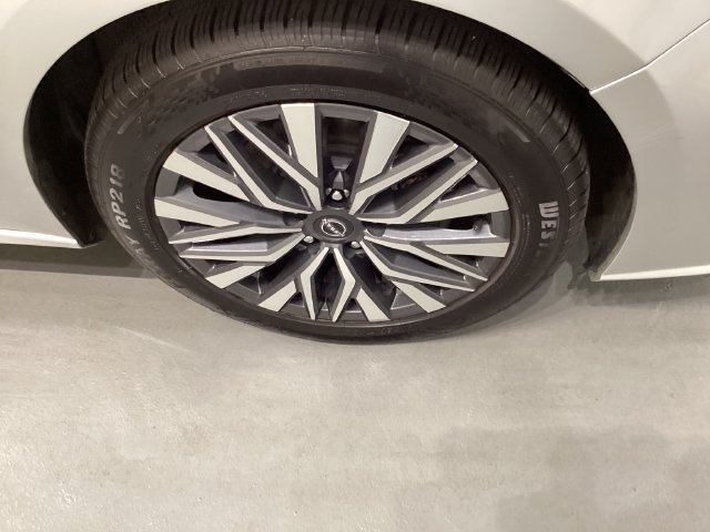 Used 2024 Nissan Altima 2.5 SV FWD image 30