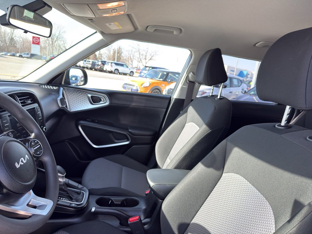 Used 2024 Kia Soul LX w/ LX Technology Package image 25
