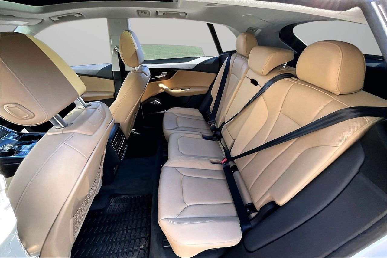 Used 2020 Audi Q8 Premium Plus w/ Premium Plus Package image 23