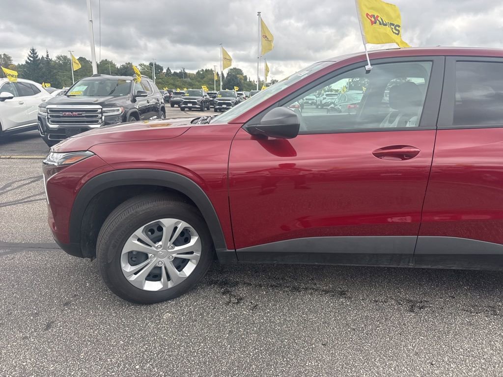 Used 2025 Chevrolet Trax LS image 6