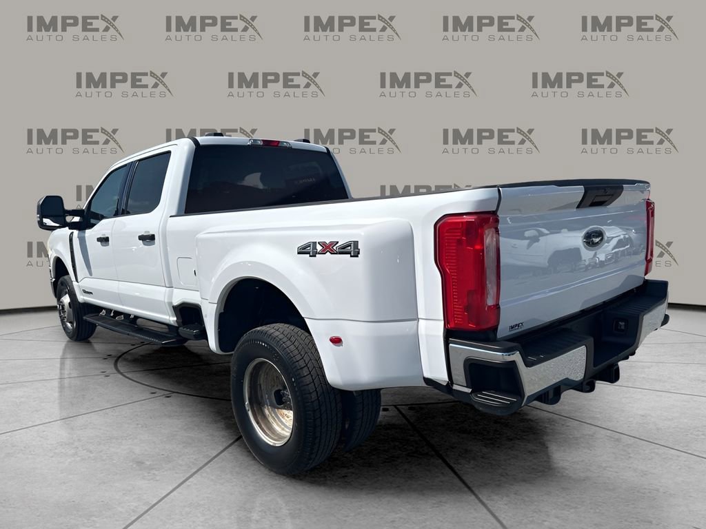Used 2023 Ford F350 XLT image 3