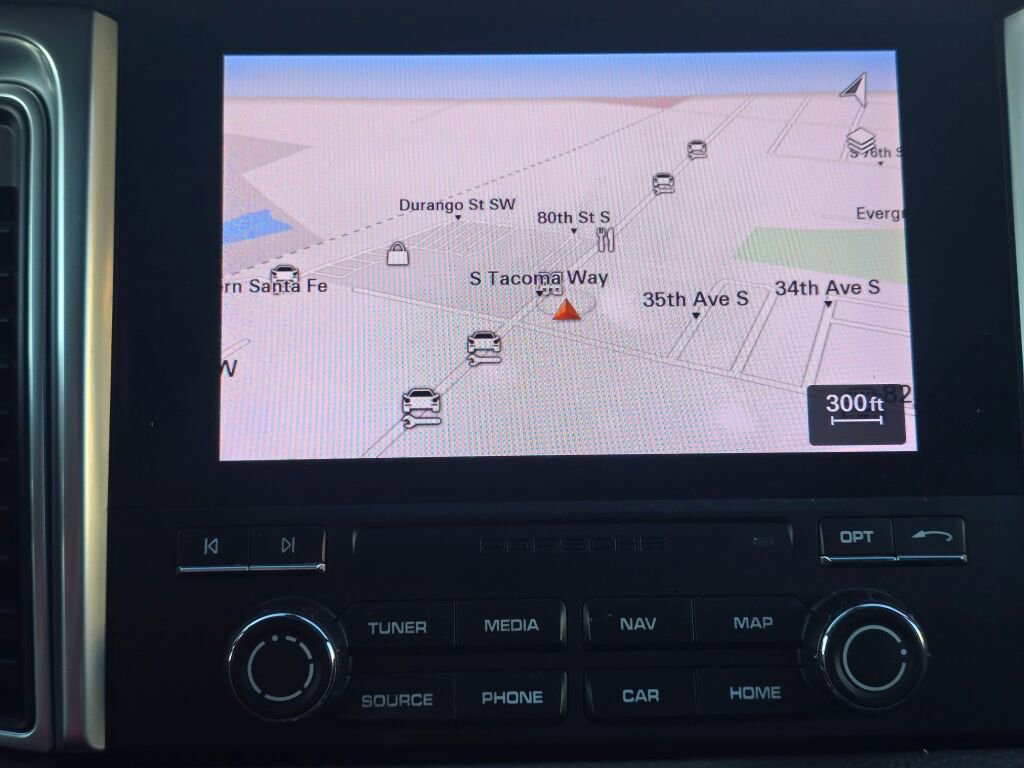 Used 2018 Porsche Macan image 31