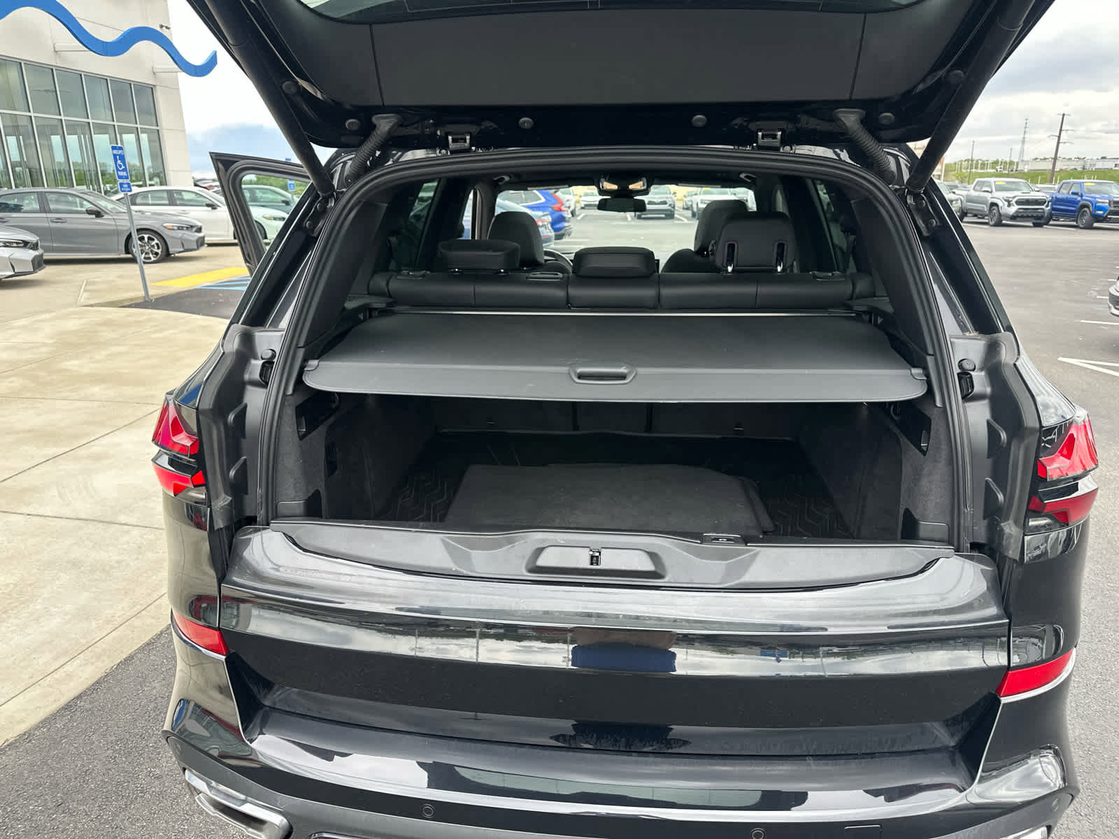 Used 2026 BMW X5 xDrive40i AWD/4WD image 14