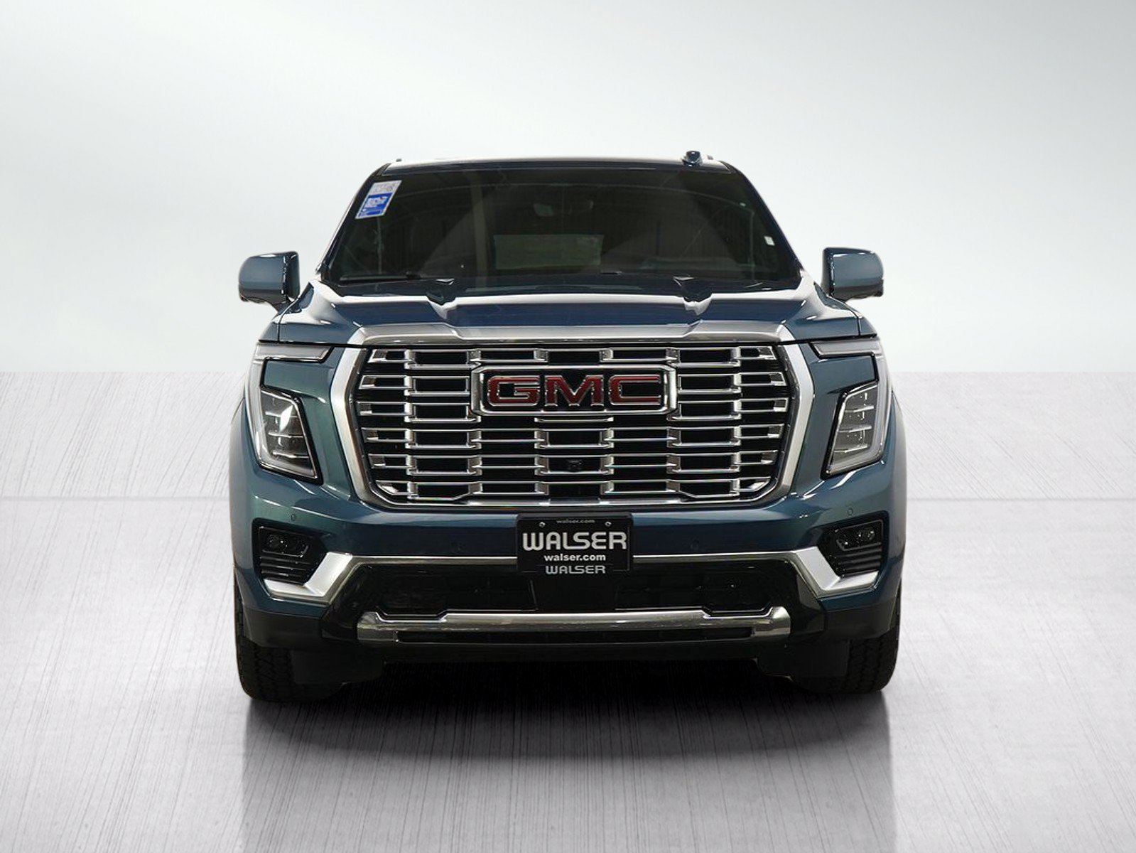 Used 2025 GMC Yukon XL Denali w/ Denali Reserve Package AWD/4WD image 8