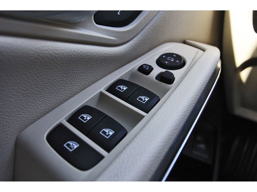 Used 2022 BMW 330i Sedan w/ Driving Assistance Package image 19