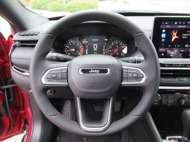 New 2026 Jeep Compass Latitude w/ Mopar Graphics Package image 16
