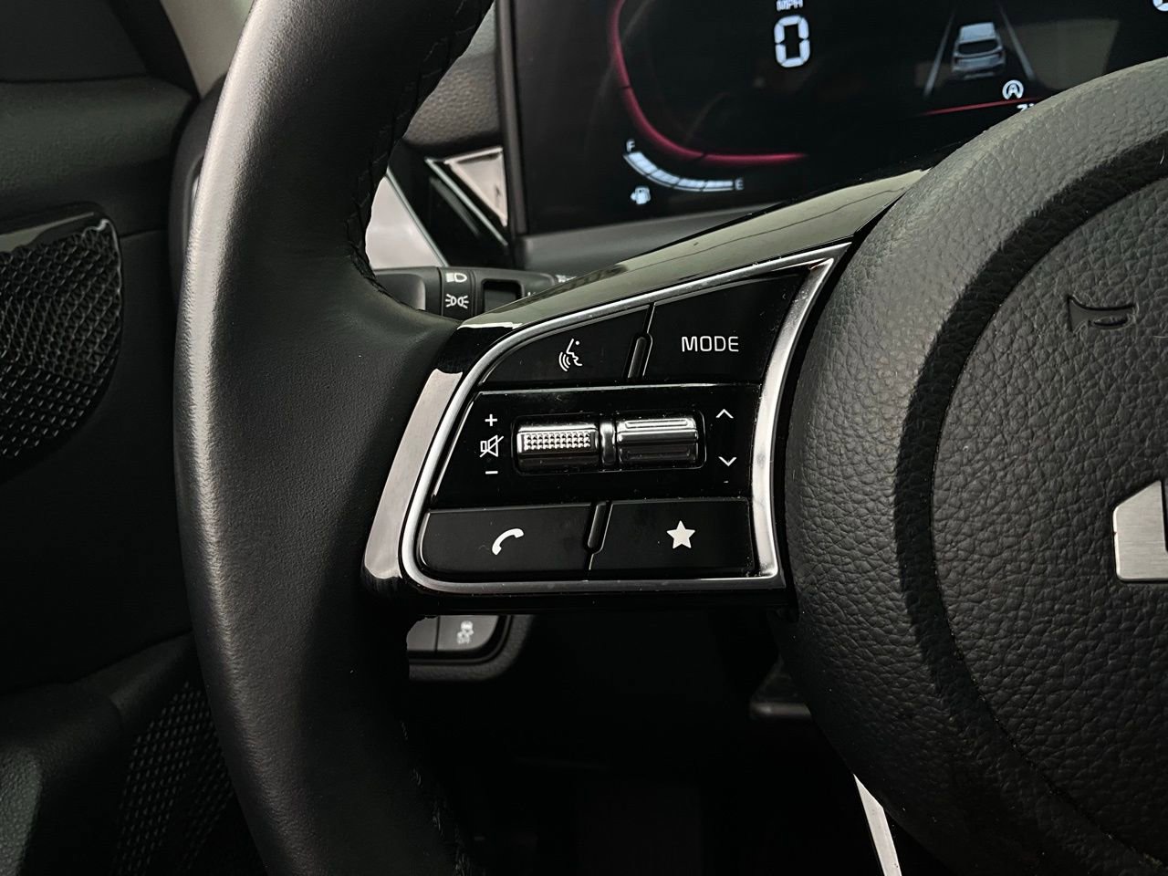 Used 2025 Kia Seltos S image 33