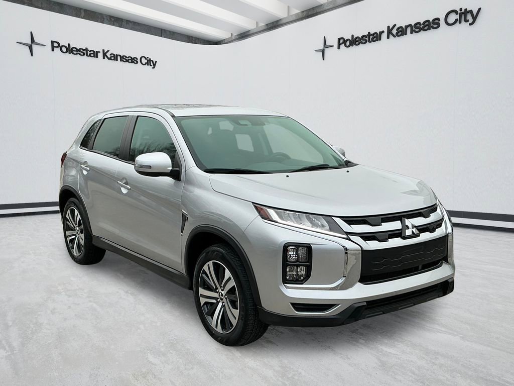 Used 2024 Mitsubishi Outlander Sport SE image 2