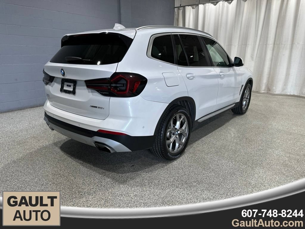 Used 2024 BMW X3 xDrive30i AWD/4WD image 3