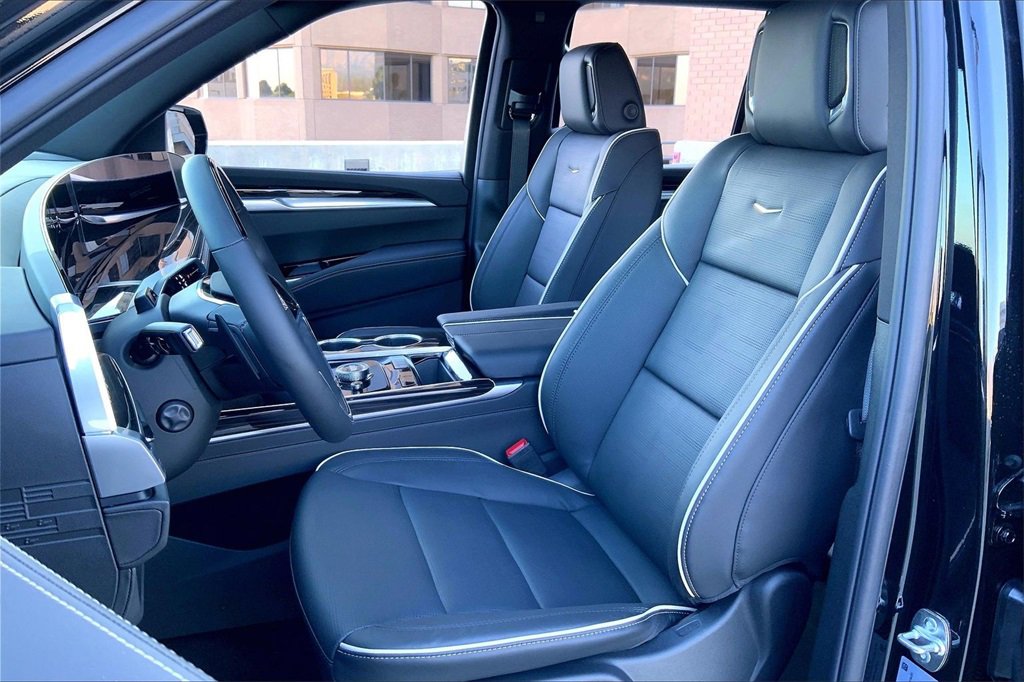 New 2026 Cadillac Escalade Luxury image 12