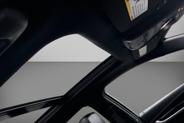 Used 2024 Cadillac XT5 Premium Luxury image 16