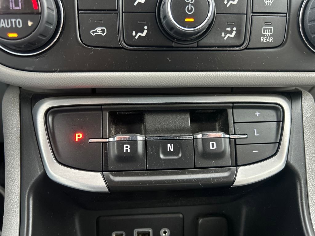 Used 2022 GMC Terrain SLE w/ Driver Convenience Package image 30