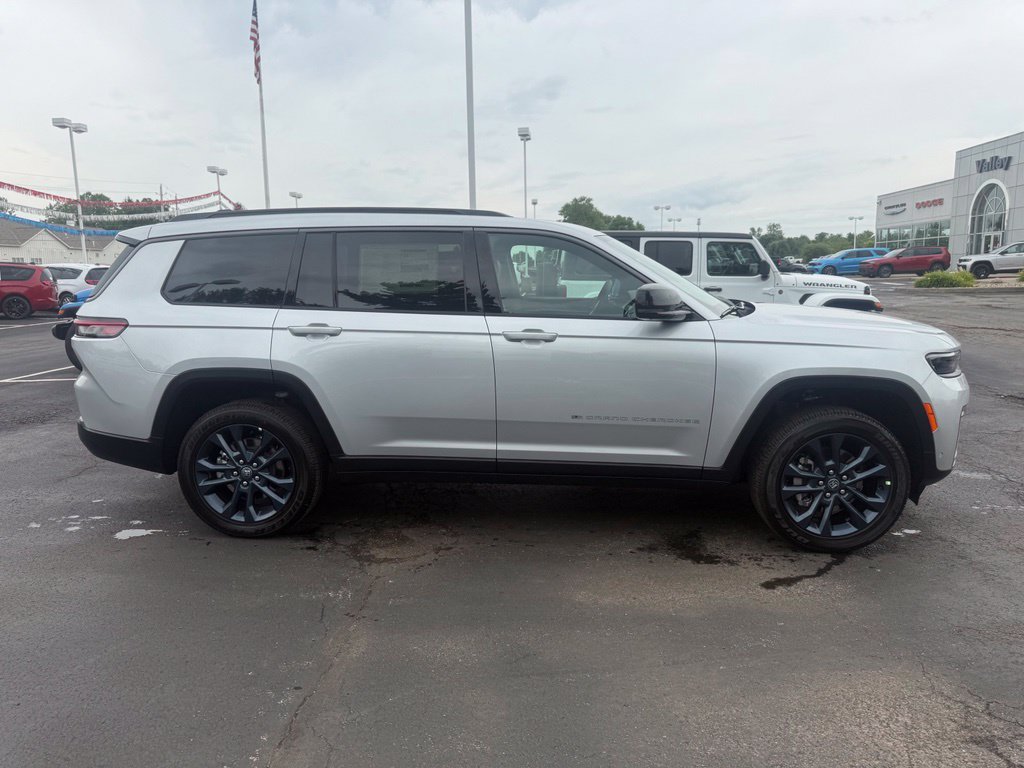 New 2026 Jeep Grand Cherokee L Limited AWD/4WD image 2