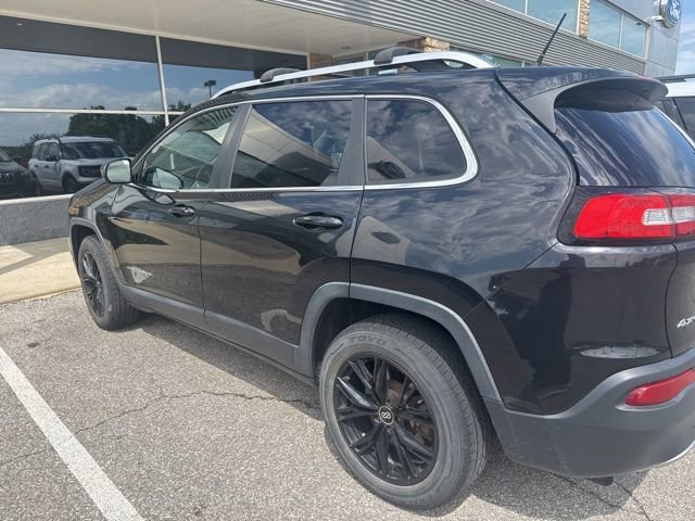 Used 2014 Jeep Cherokee Limited w/ Luxury Group AWD/4WD image 4