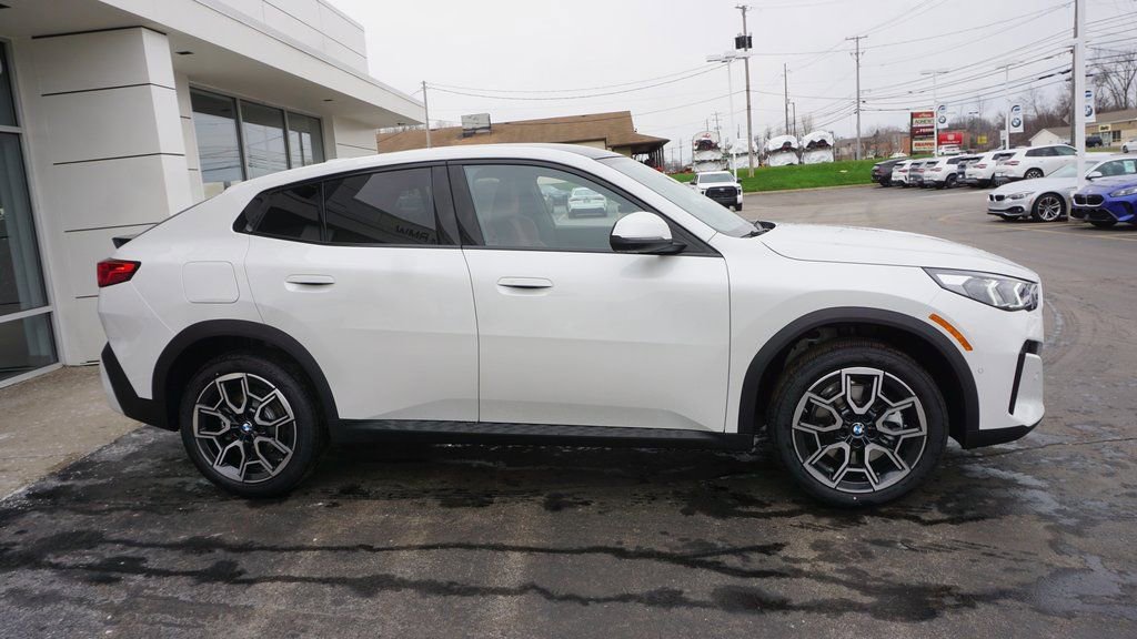New 2026 BMW X2 xDrive28i w/ Technology Package image 3