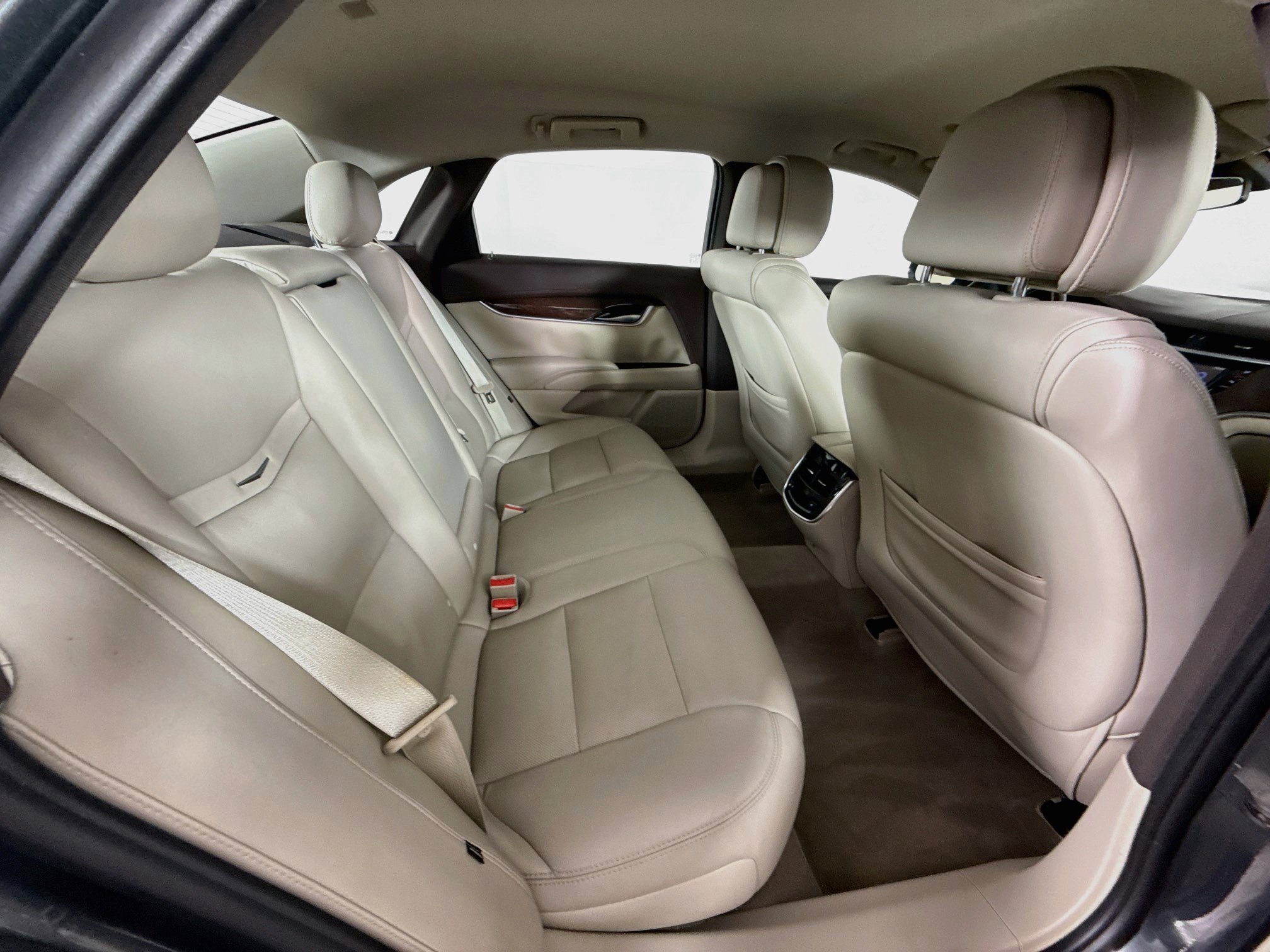 Used 2014 Cadillac XTS Luxury AWD/4WD image 33