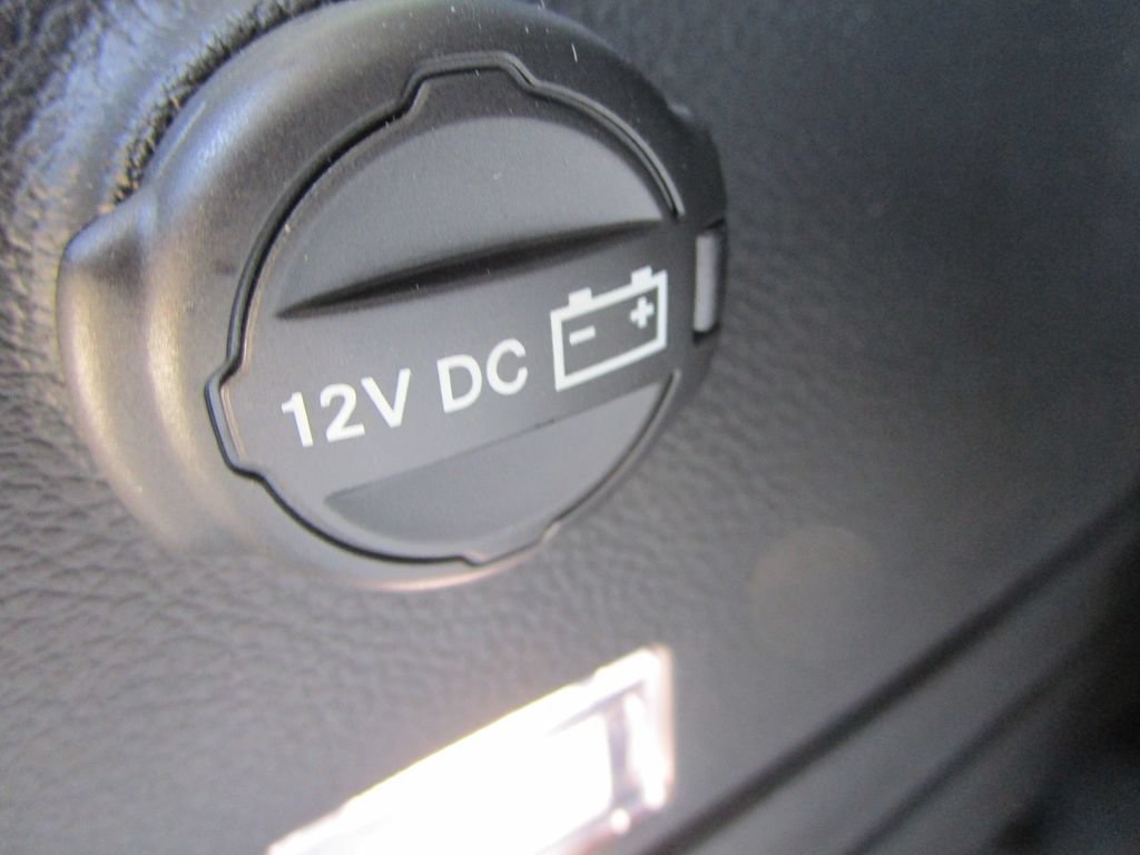 Used 2025 Jeep Wrangler Sport AWD/4WD image 16