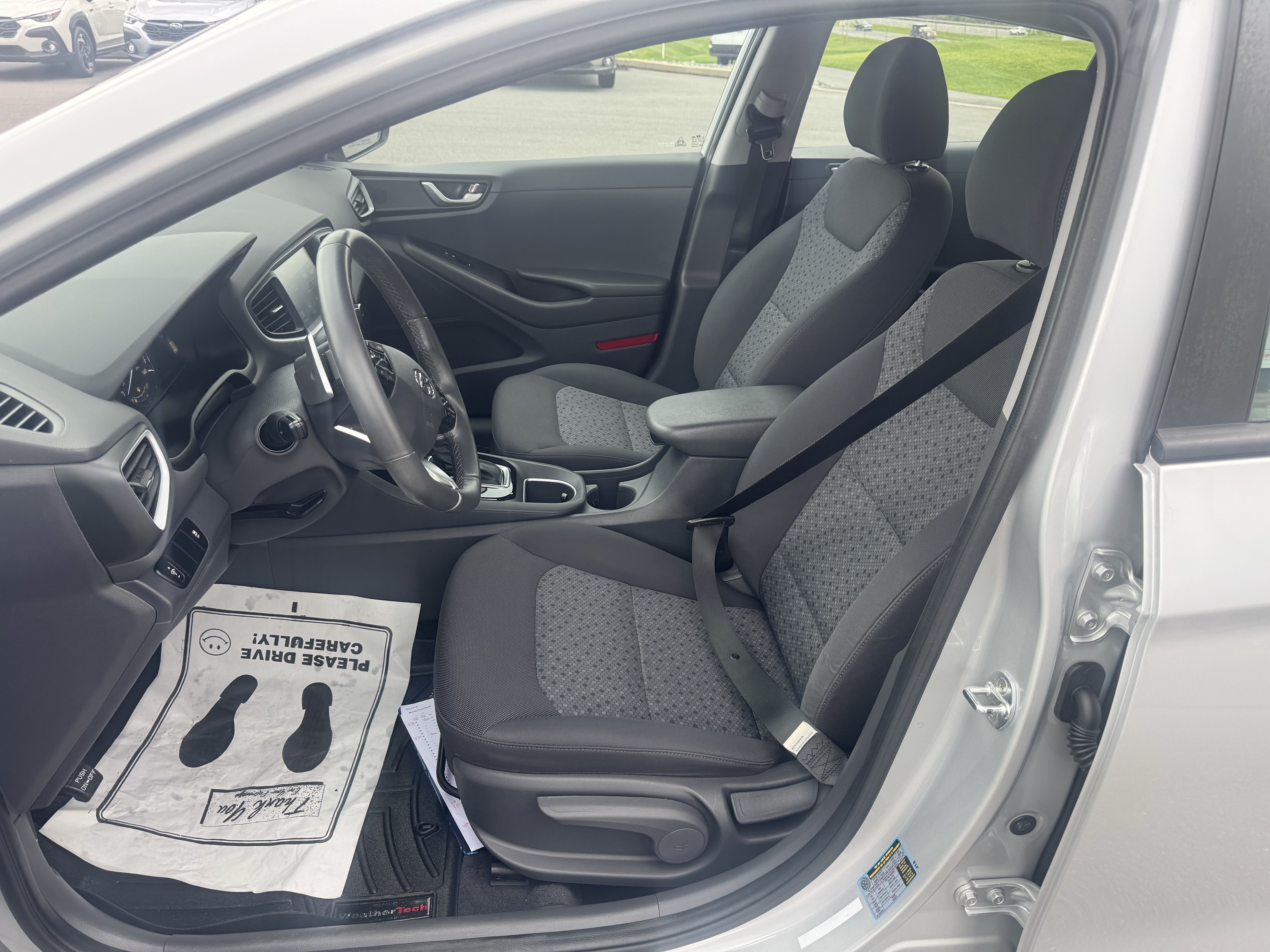 Used 2019 Hyundai Ioniq Plug-In Hybrid FWD image 12