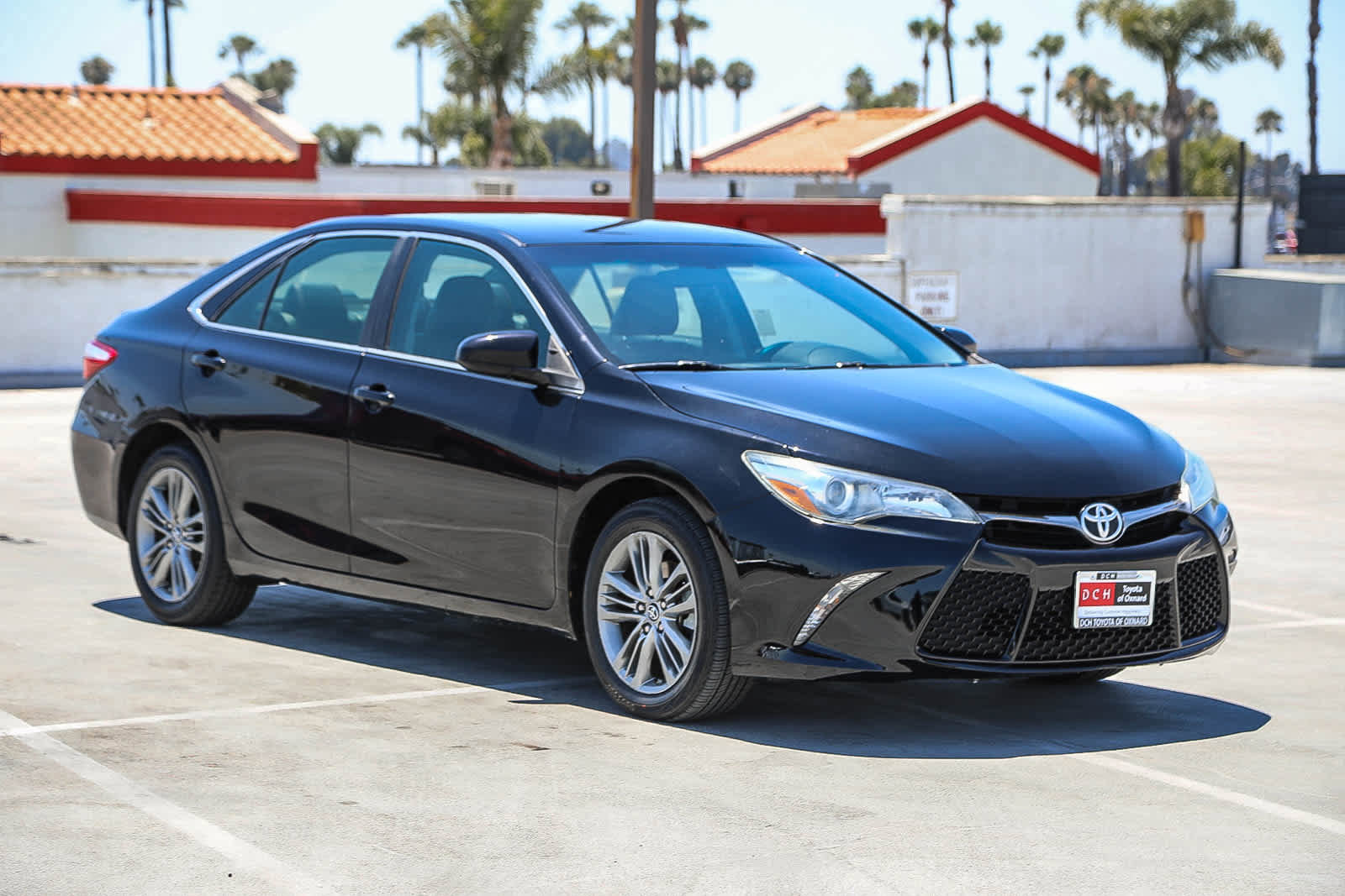 Used 2017 Toyota Camry SE FWD image 4