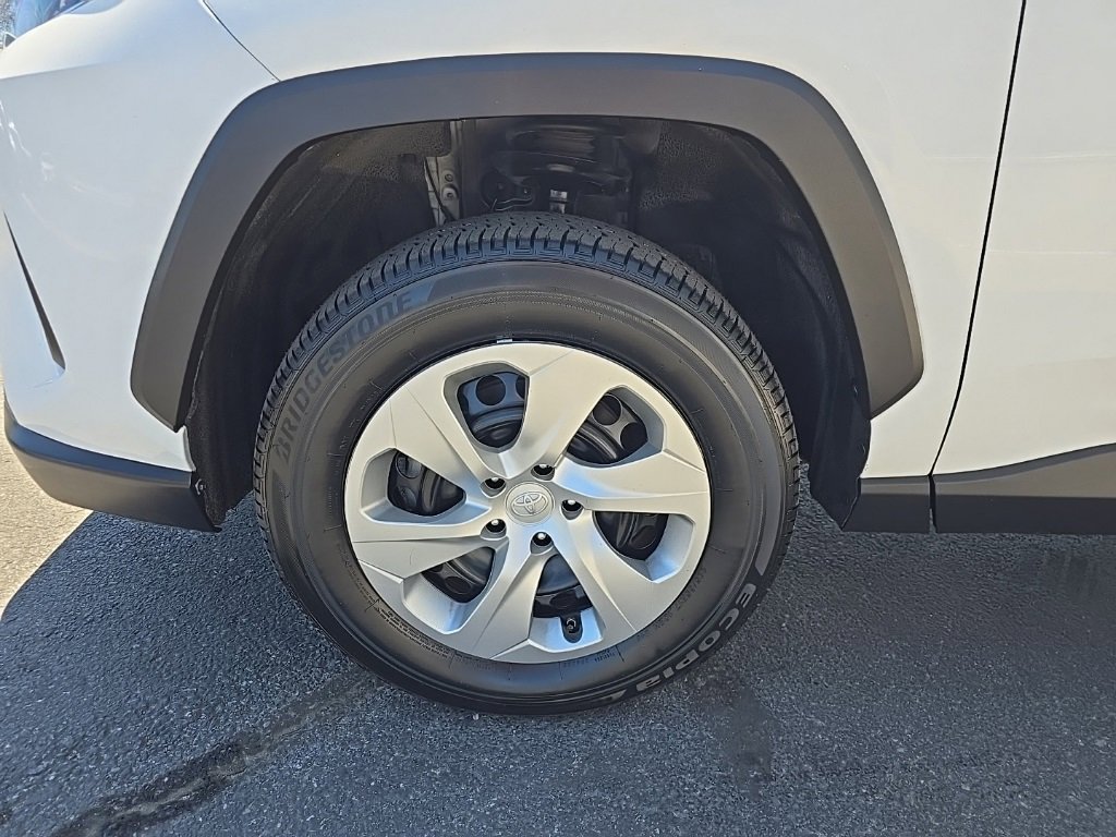 Used 2022 Toyota RAV4 LE image 24