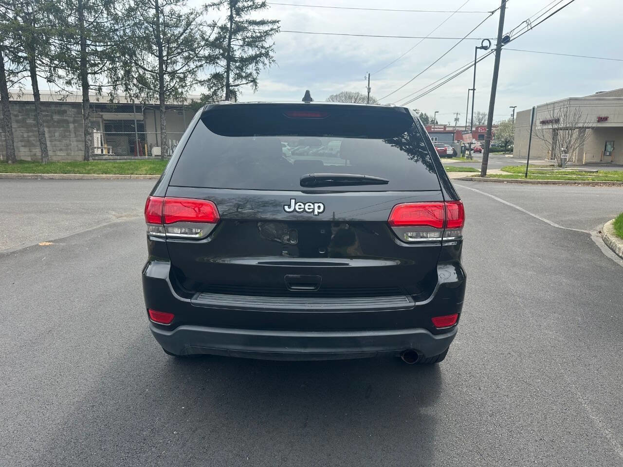 Used 2016 Jeep Grand Cherokee Laredo AWD/4WD image 6