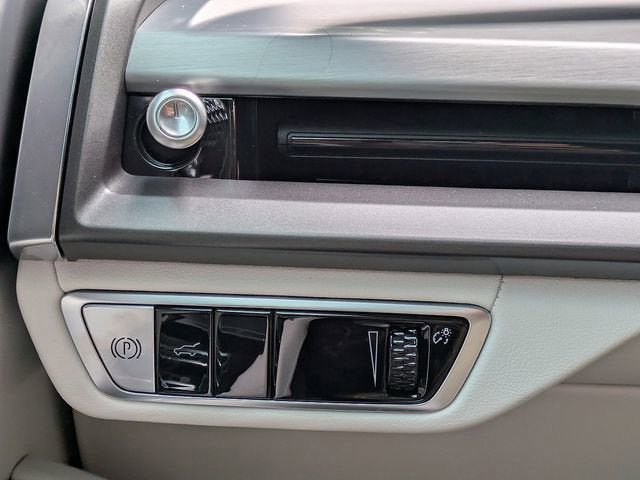New 2026 Cadillac Vistiq Sport w/ LPO, Floor Liner Package AWD/4WD image 29