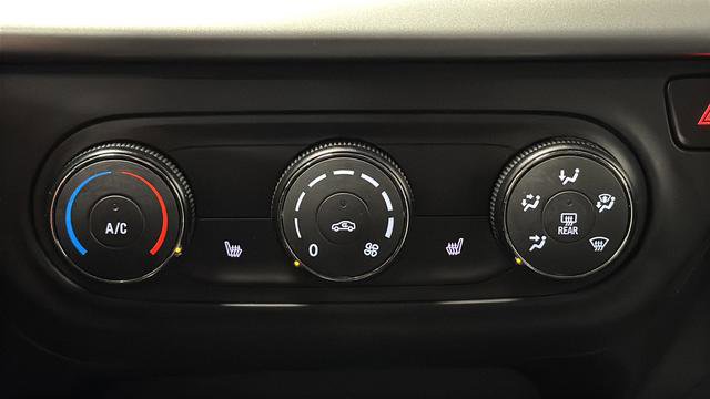 Used 2025 Chevrolet Trax LS w/ LS Convenience Package image 17