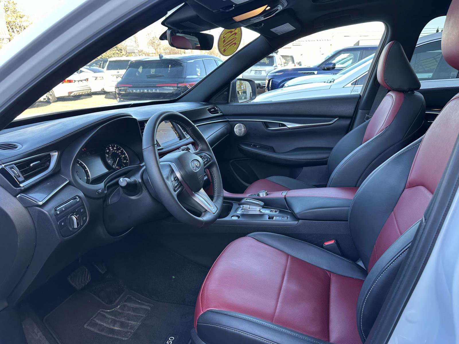 Used 2025 INFINITI QX50 Sport image 15