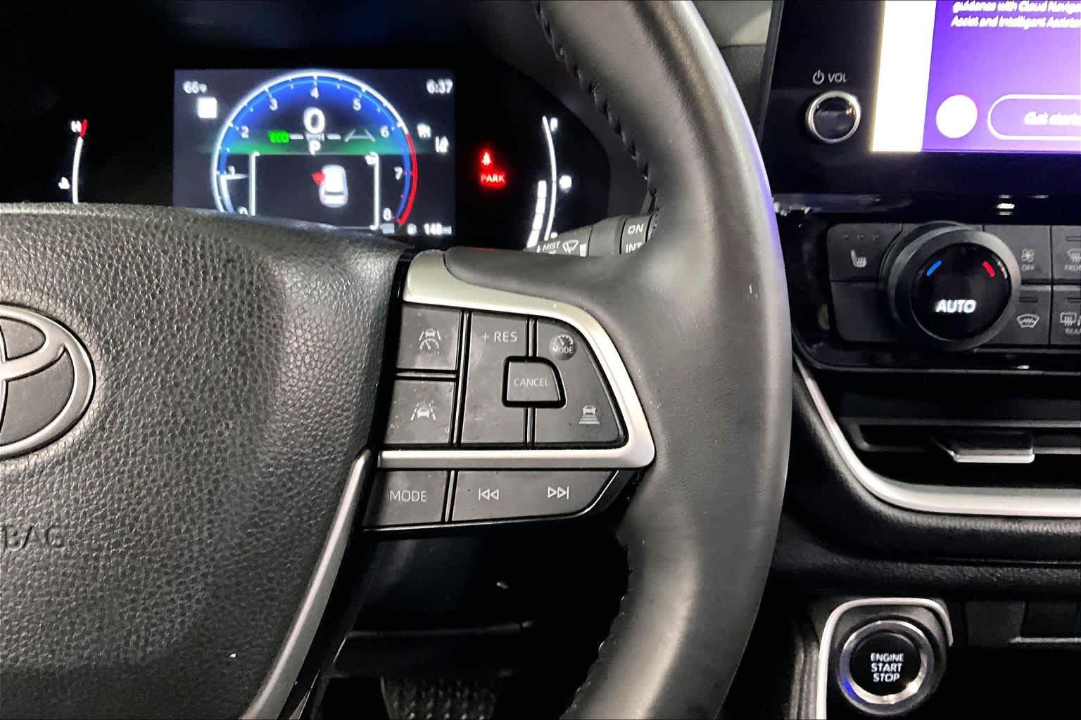 Used 2025 Toyota Grand Highlander AWD image 25