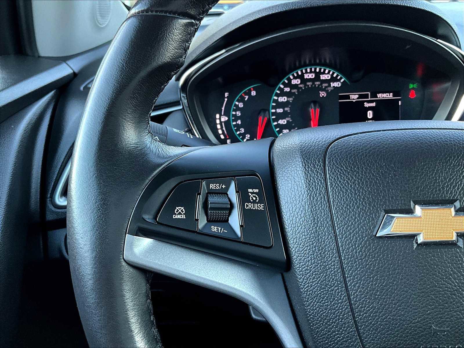 Used 2022 Chevrolet Trax LT w/ LT Convenience Package image 22