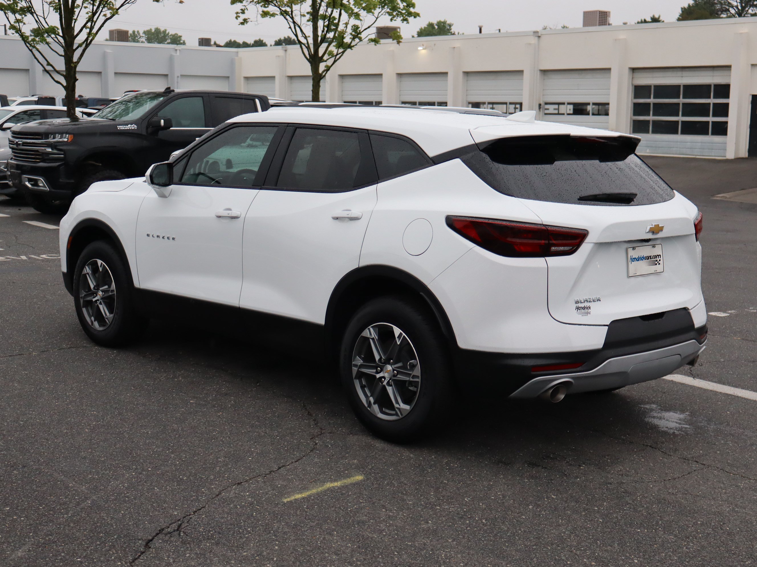 Used 2025 Chevrolet Blazer LT FWD image 8