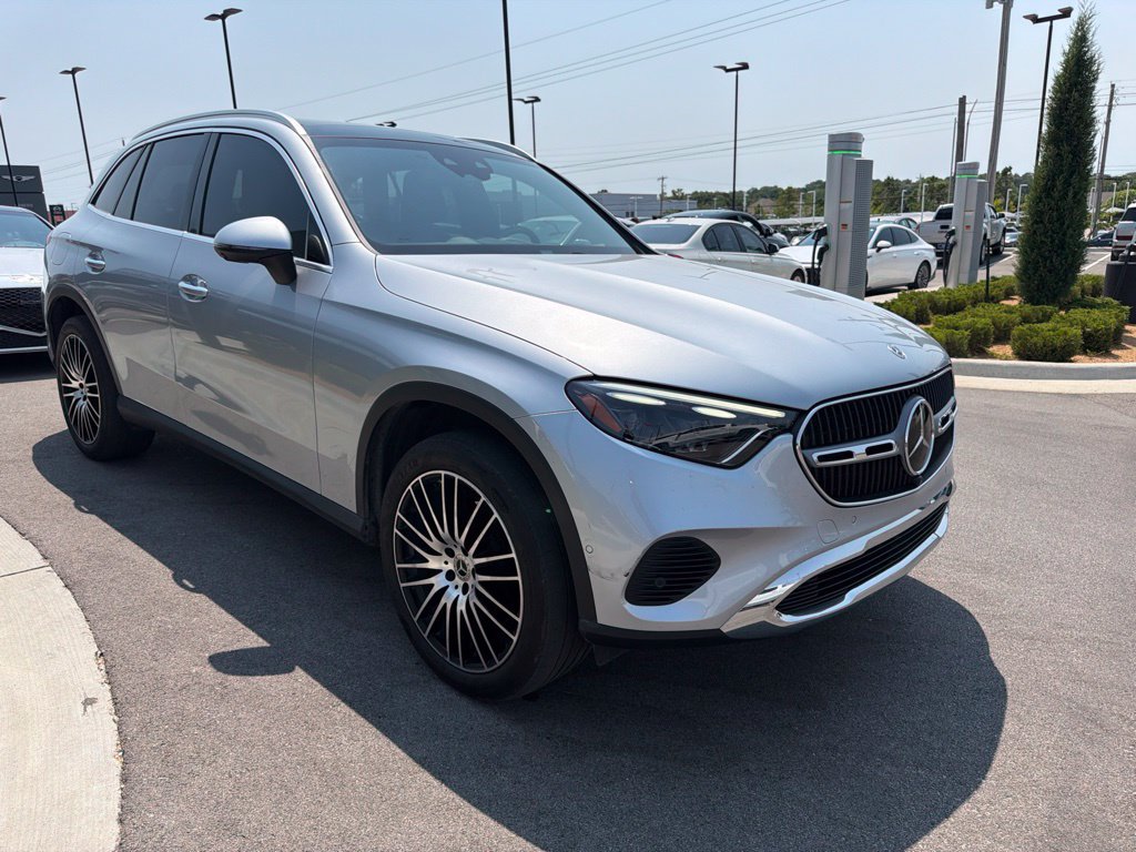 Used 2023 Mercedes-Benz GLC 300 4MATIC image 11