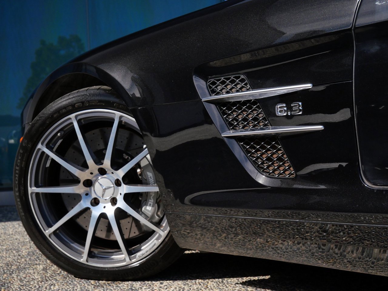 Used 2011 Mercedes-Benz SLS AMG Coupe image 5