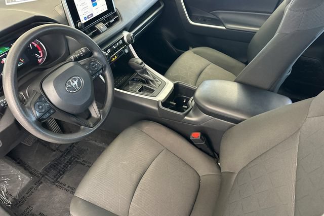 Used 2025 Toyota RAV4 XLE FWD image 12