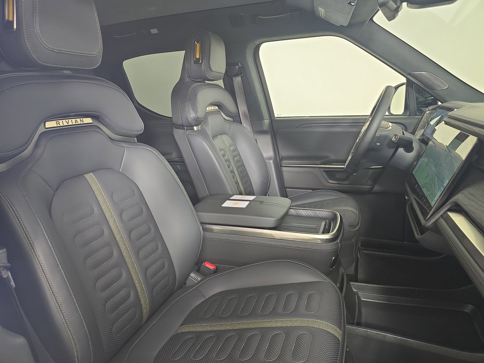 Used 2025 Rivian R1T Adventure AWD/4WD image 23