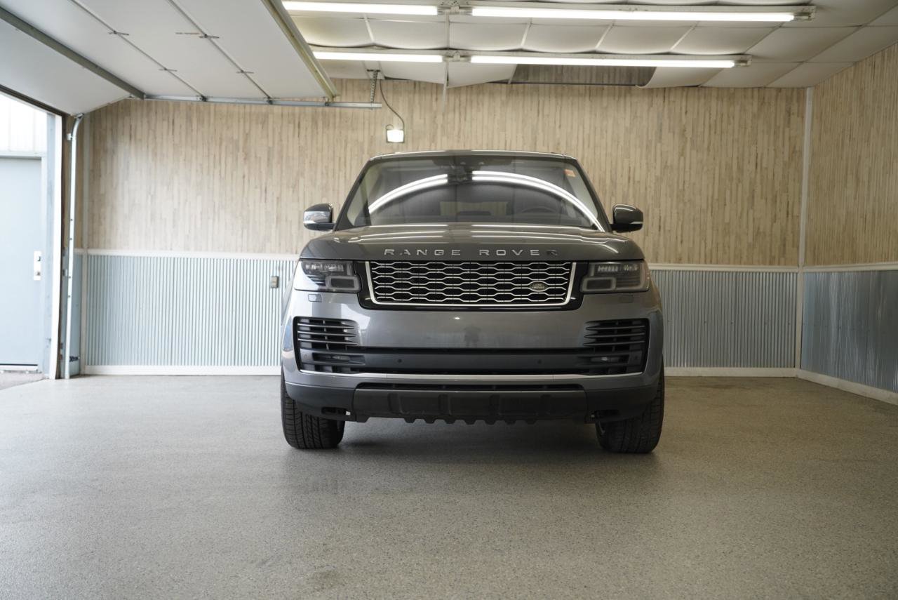 Used 2018 Land Rover Range Rover Supercharged image 2