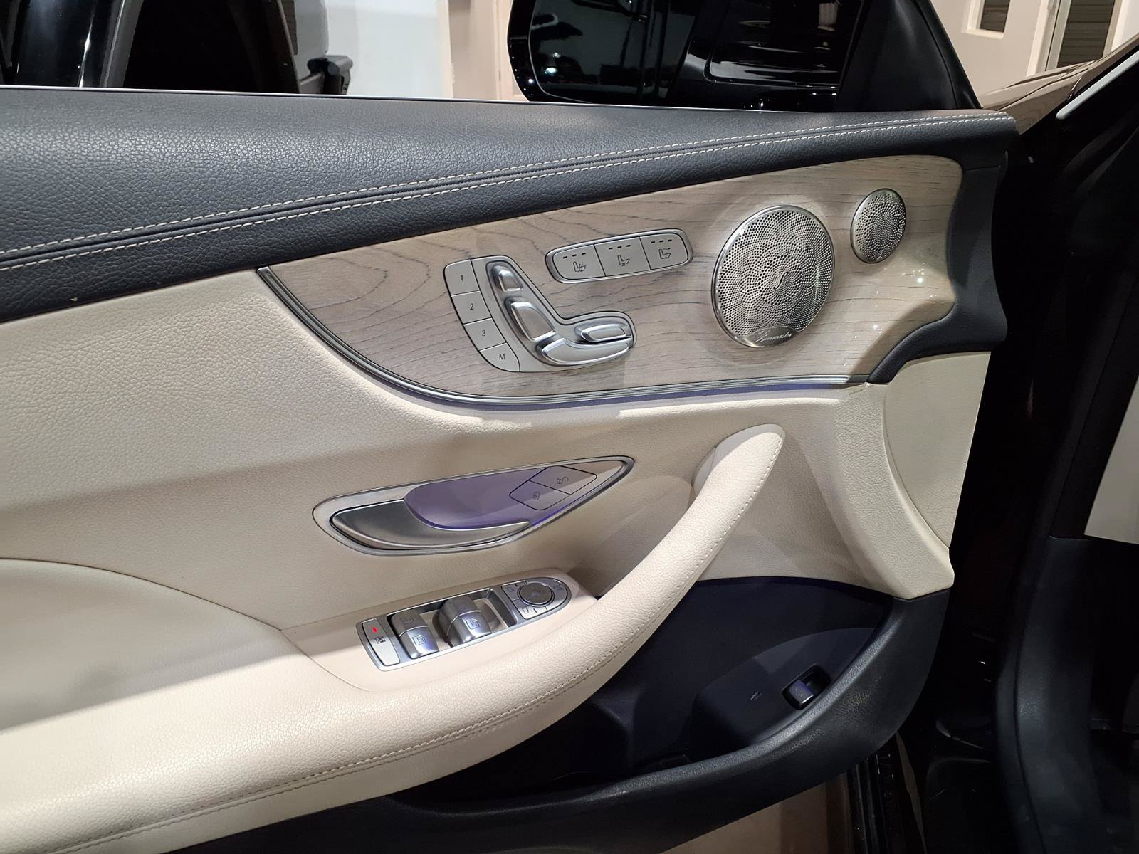 Used 2022 Mercedes-Benz E 450 4MATIC Cabriolet image 14