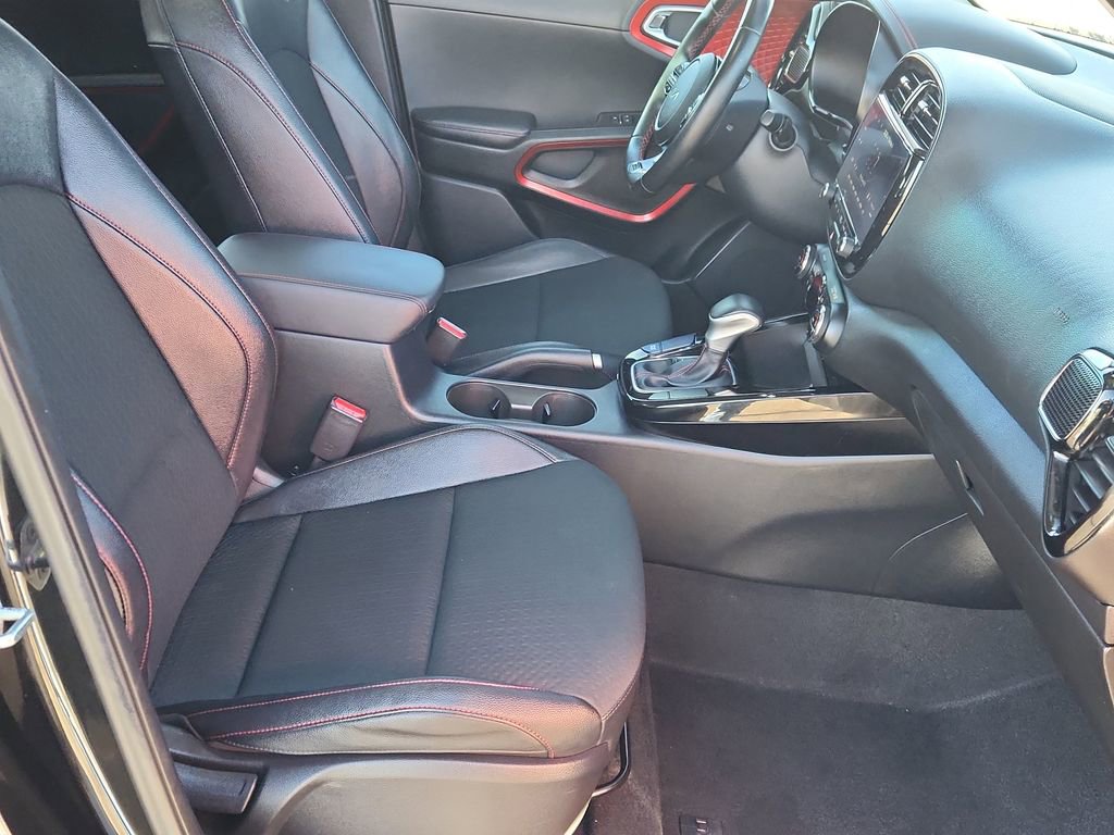 Used 2023 Kia Soul GT-Line image 14