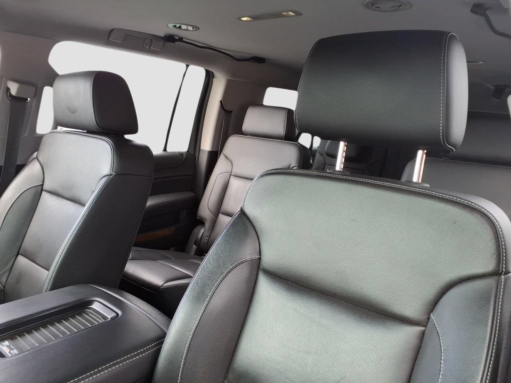 Used 2020 Chevrolet Suburban Premier AWD/4WD image 18