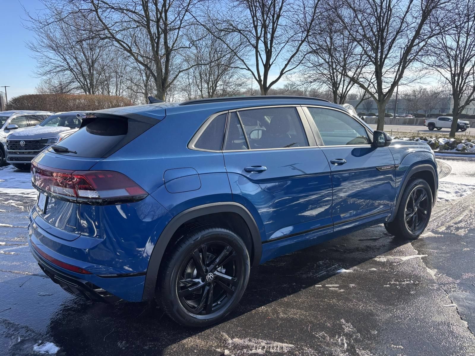 New 2026 Volkswagen Atlas Cross Sport SEL R-Line AWD/4WD image 7