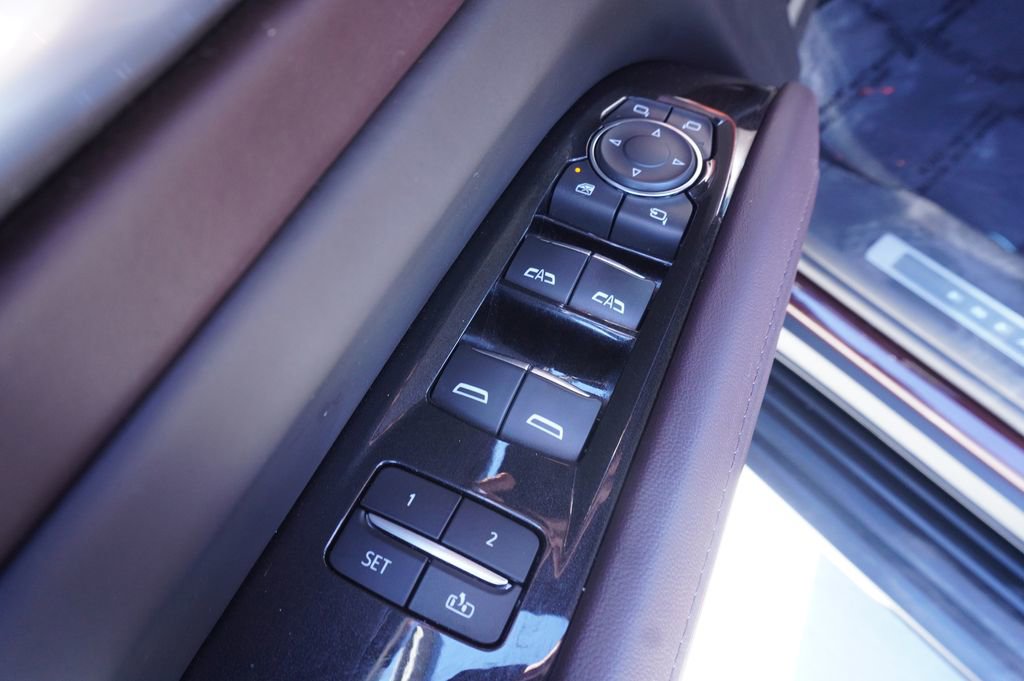 Certified 2022 Cadillac Escalade ESV Sport Platinum image 17