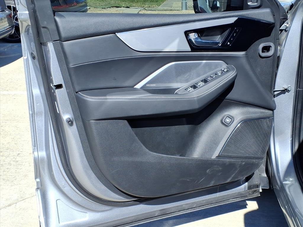 Used 2025 Acura MDX w/ Technology Package image 19