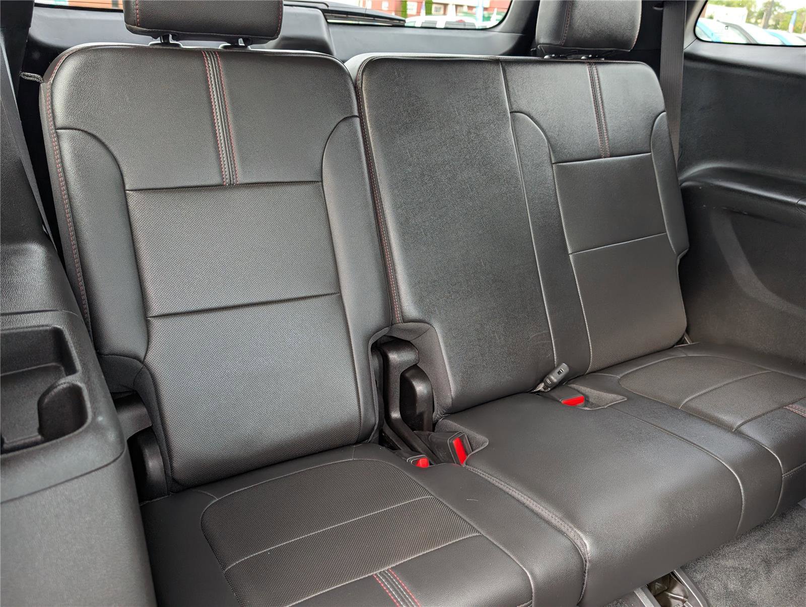 Used 2023 Chevrolet Traverse RS image 13