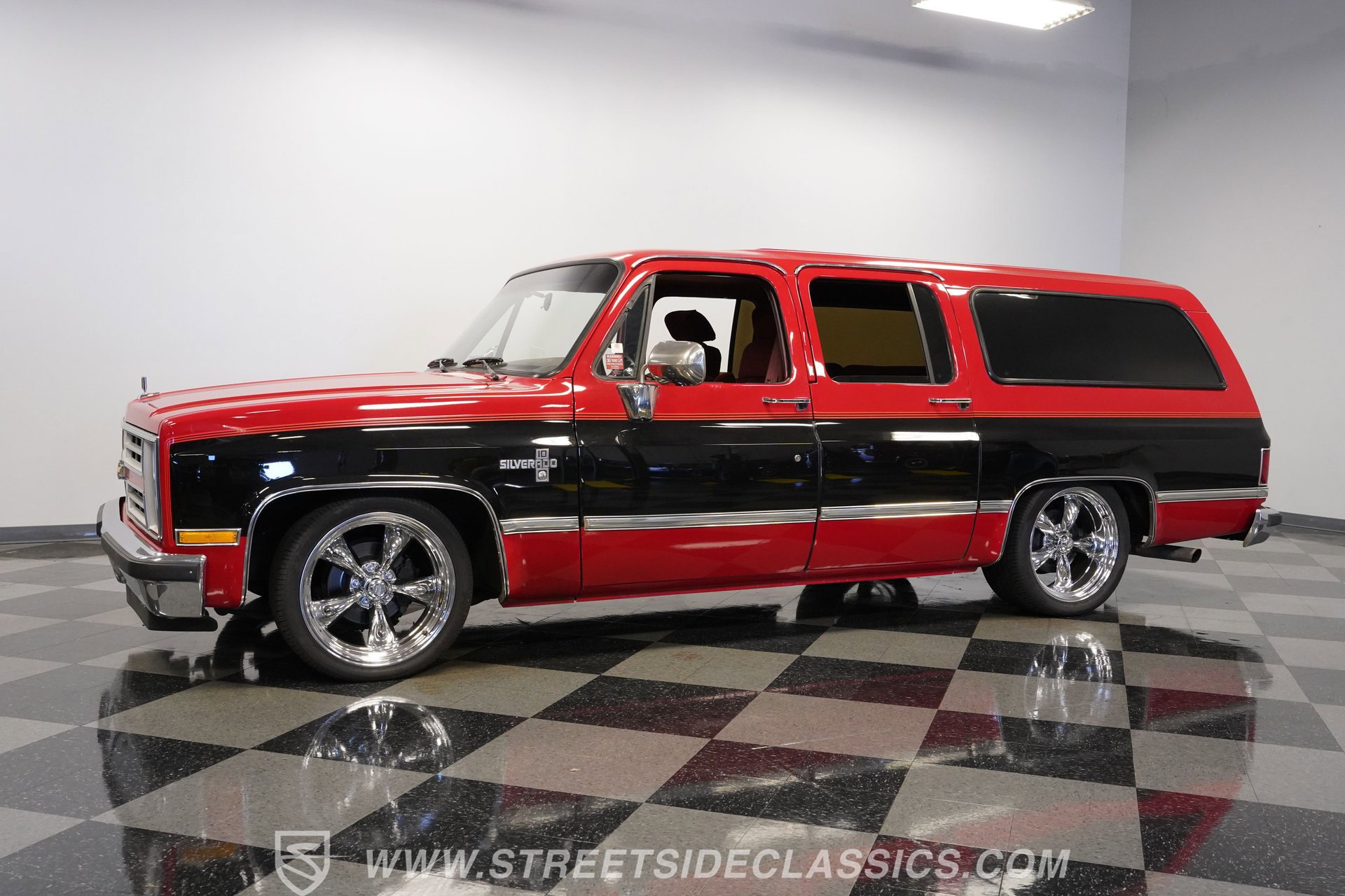 Used 1987 Chevrolet Suburban 2WD image 6