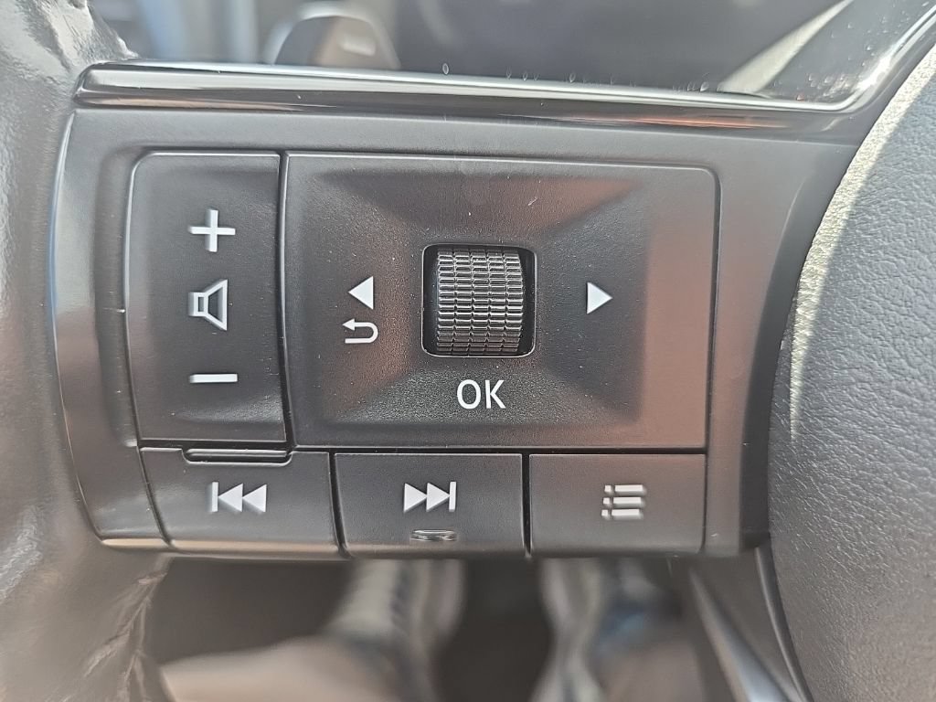 Used 2024 Nissan Rogue Platinum w/ Platinum Premium Package AWD/4WD image 14