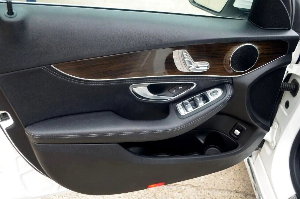 Used 2015 Mercedes-Benz C 300 Sedan image 18