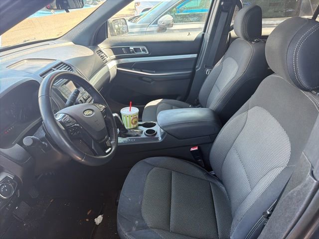 Used 2017 Ford Explorer XLT image 6