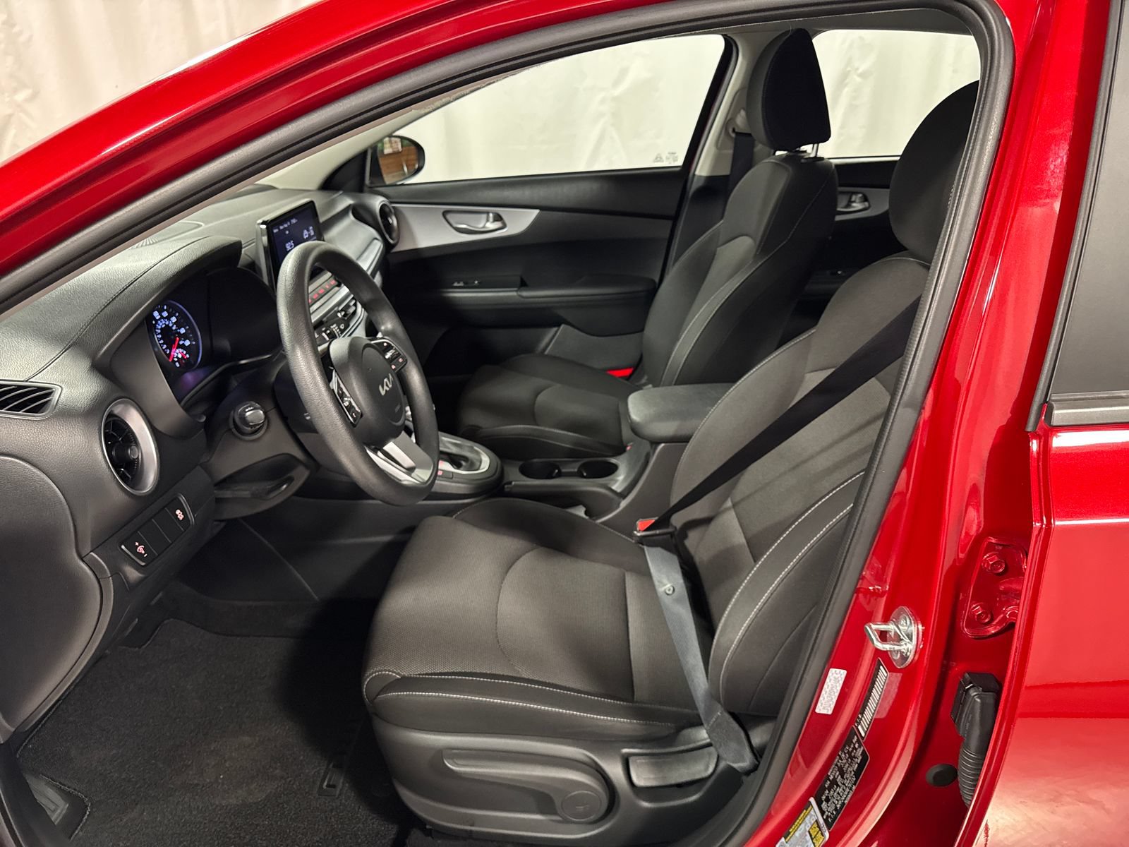 Used 2024 Kia Forte LXS FWD image 3