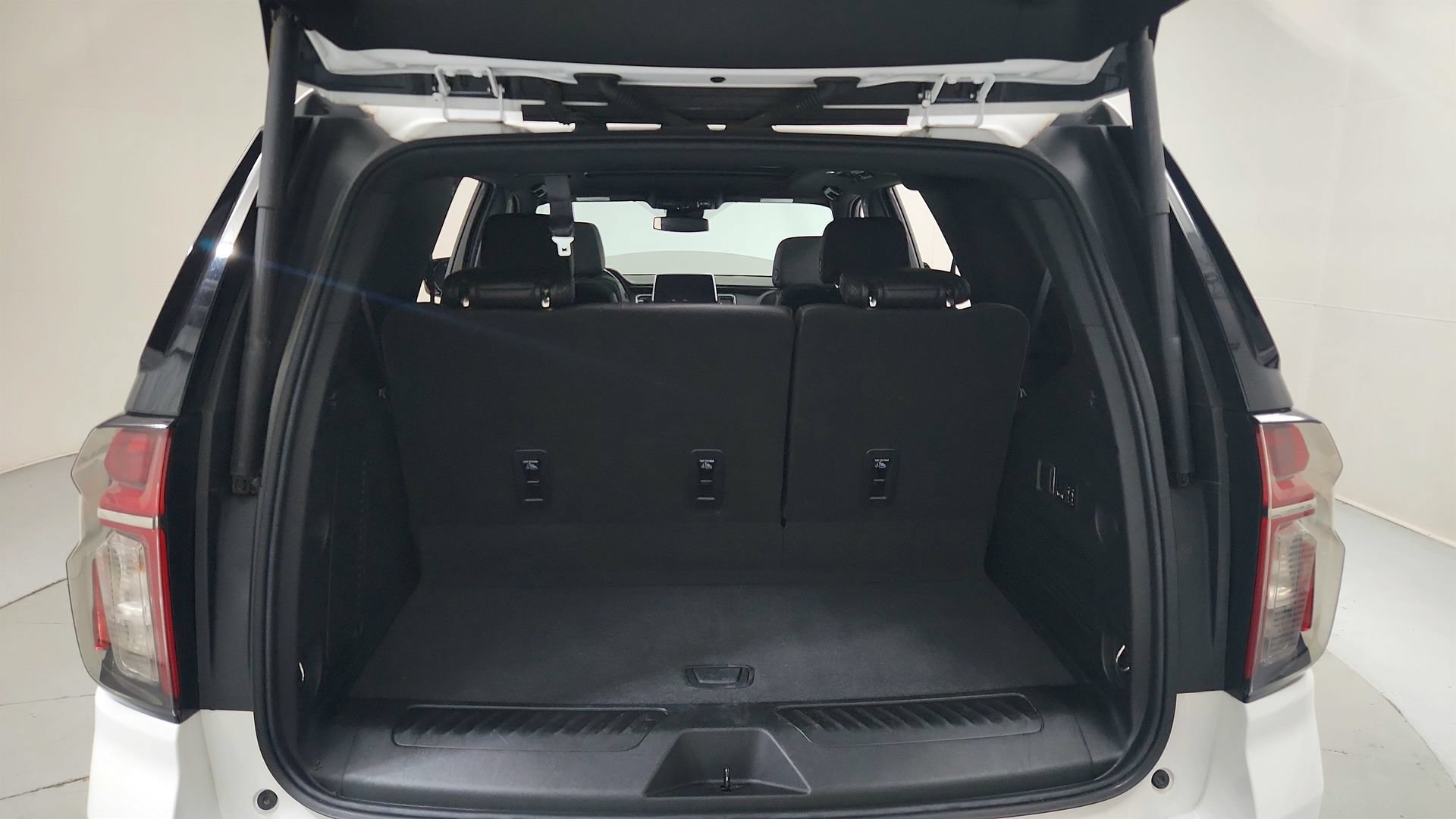 Certified 2023 Chevrolet Tahoe LT w/ LT Signature Plus Package AWD/4WD image 26